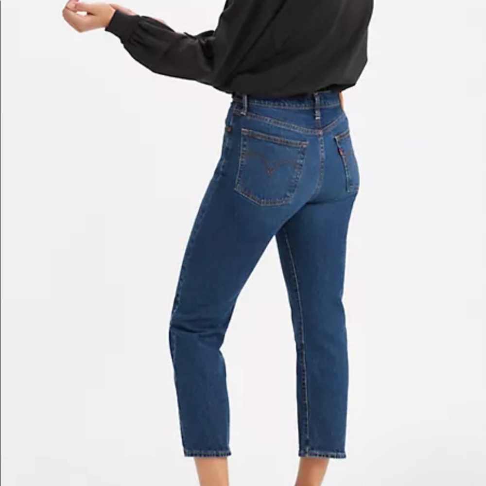 Aritzia - Levi’s Wedgie Straight jeans